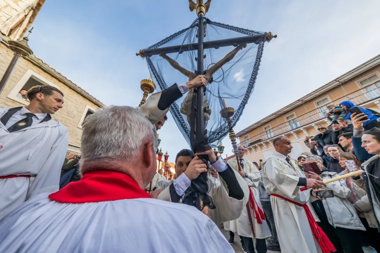 Plenković na Hvaru u procesiji Za Križen: 'Koliko mogu izdržati? U slabom sam ritmu'