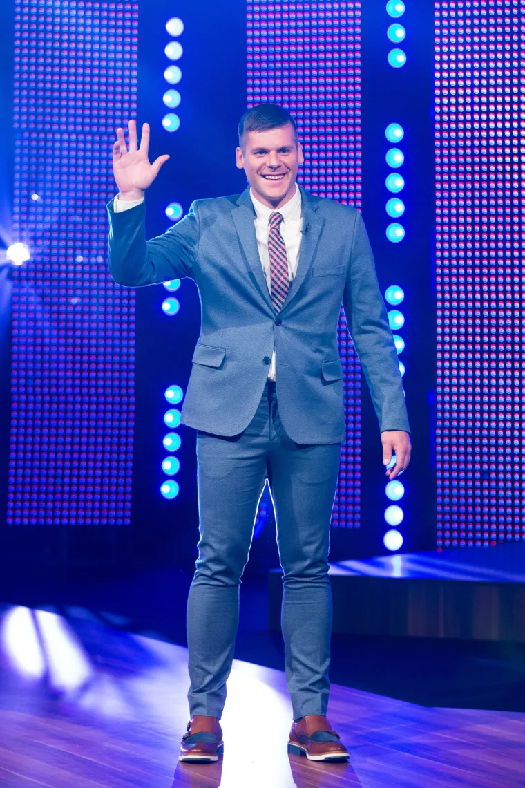 "U Životu na vagi mi je bilo super, volim disciplinu i raspored. Treniranje mi nije bio problem, to mi je bio gušt iako sam imao problema s anksioznosti pa mi je taj show pomogao da se opustim. Da ne razmišljam o glupostima i da se predam treningu. Potpuno sam bio opušten, da mogu ponoviti, ponovio bih opet. Bilo je teških trenutaka, znao bih se izolirati, pogotovo prvih nekoliko tjedana dok se nisam posložio u glavi, a kasnije je sve išlo. Moraš se dati u to, početi vjerovati sebi", rekao je Krolo ranije za RTL.hr.