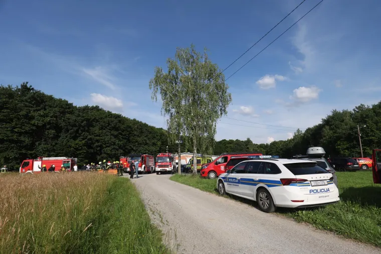 Kod Zagreba se srušio avion, stižu prve fotografije s terena! Neslužbeno: Jedna osoba poginula