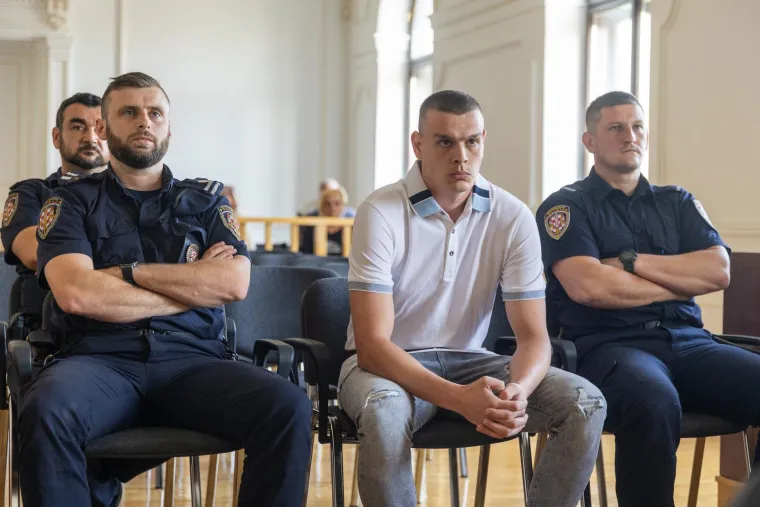 U sudnicu stigao policajac koji se sumnjiči da je brutalno ubio studenticu Mihaelu