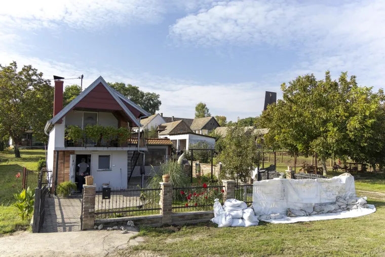 Hrvatska se ozbiljno priprema za poplave: Stigle vreće s pijeskom, spremni su i zečji nasipi