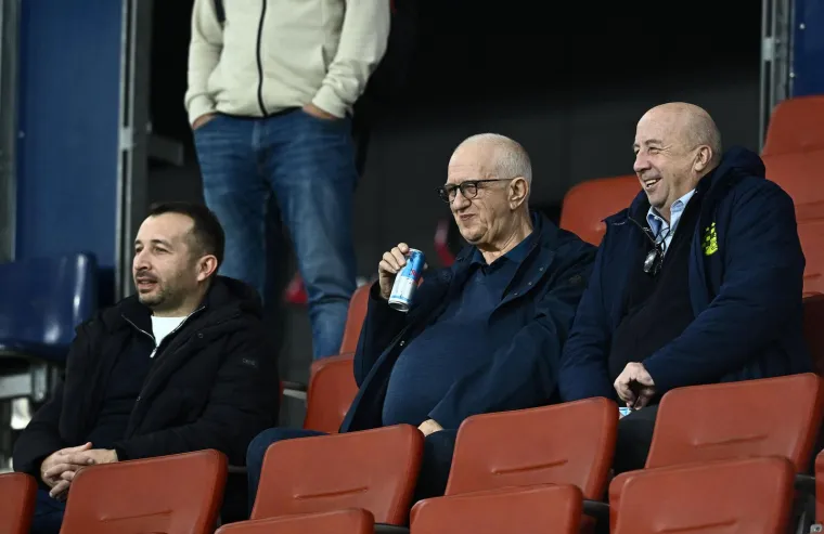 Predsjednik Velimir Zajec i ekipa iz Dinama pratili su u utorak trening u dobrom raspoloženju. Potpuno je drugačija atmosfera u Dinamu sad kad su ovi ljudi u klubu.