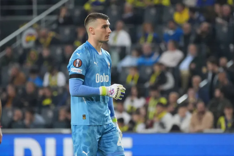 Livaković je oduševio ultrase Fenerbahčea.
