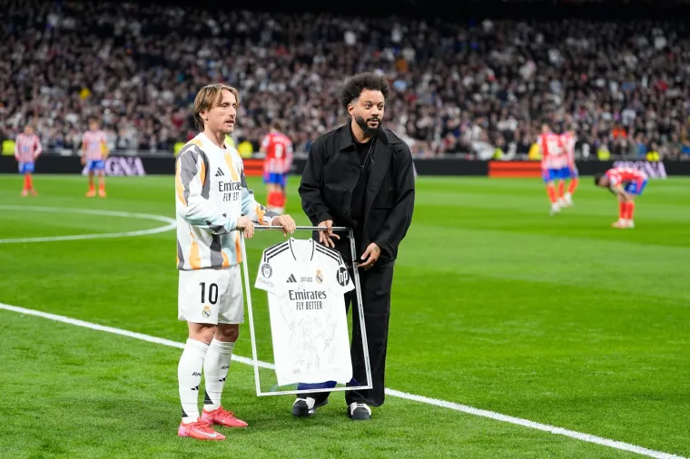 Bivši branič brazilske nogometne reprezentacije i Real Madrida, 36-godišnji Marcelo, u četvrtak je objavio odlazak u mirovinu, spustivši zavjesu na karijeru dugu 20 godina, u kojoj je osvojio niz trofeja, uključujući i pet trijumfa u Ligi prvaka.