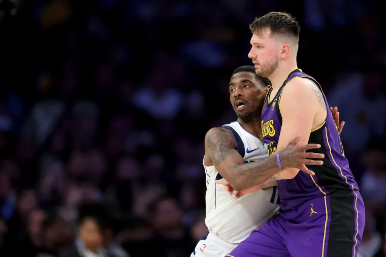 Šut iz igre imao je Dončić 6-17, za tricu 1-7, slobodna je gađao 6-8. Najbolji stijelac utakmice je bio Kyrie Irving sa 35 poena, 7 skokova i 4 dodavanja. LeBron James predvodio je pobjedničku momčad po broju poena, ubacio je 27 uz 12 skokova.