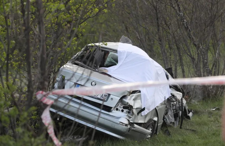 Ovo je mjesto tragedije u Dalmaciji: Jedna osoba smrtno stradala, auto je totalno uništen