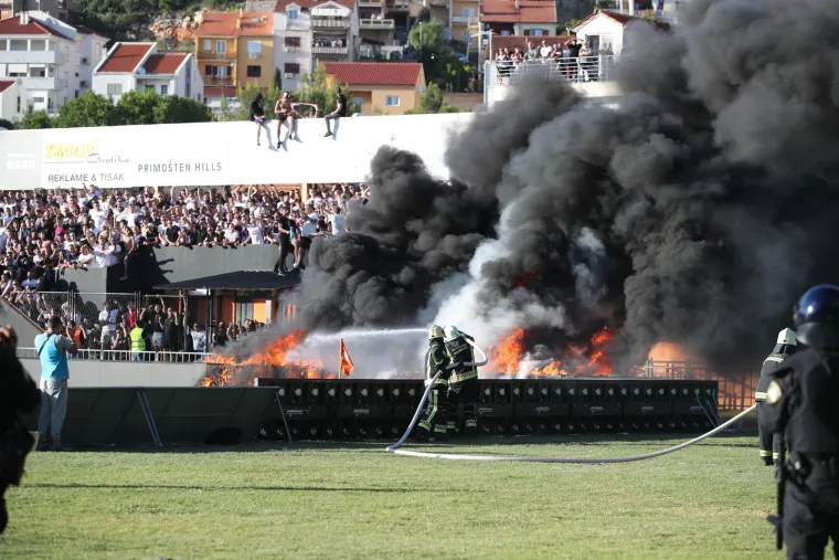 Torcida od Šibenika napravila Kairo u najgorim danima: Pogledajte zastrašujuće scene opasne po život