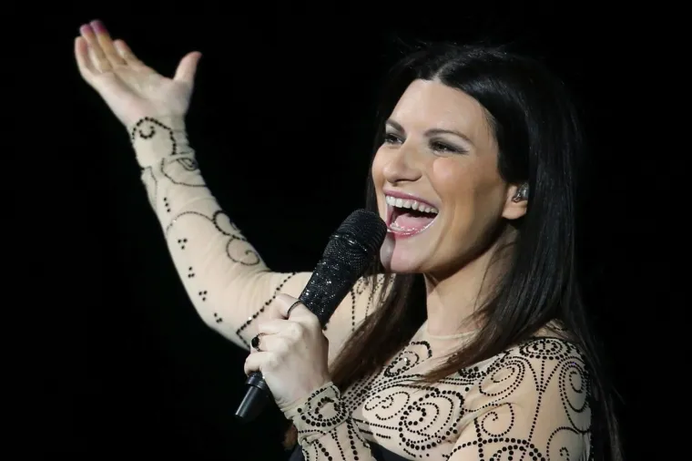 Svi znate njezine hitove, ali sjećate li se Laure Pausini s početka karijere? Ovako se mijenjala