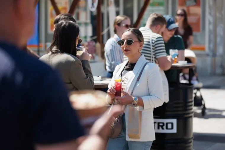Ovo se ne viđa svaki dan: Tetovirane djevojke, minice i duge noge, pogledajte najbolje kombinacije