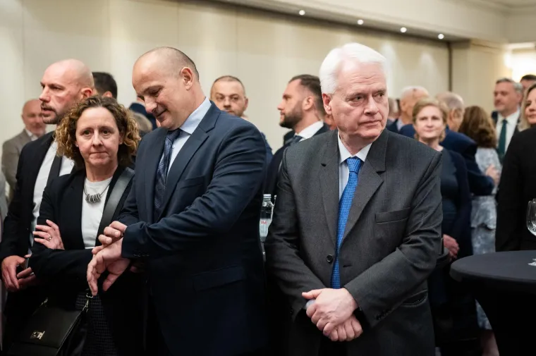 Pogledajte susret Milanovića i Plenkovića: Na&scaron;e kamere snimile neugodnjak u Sheratonu