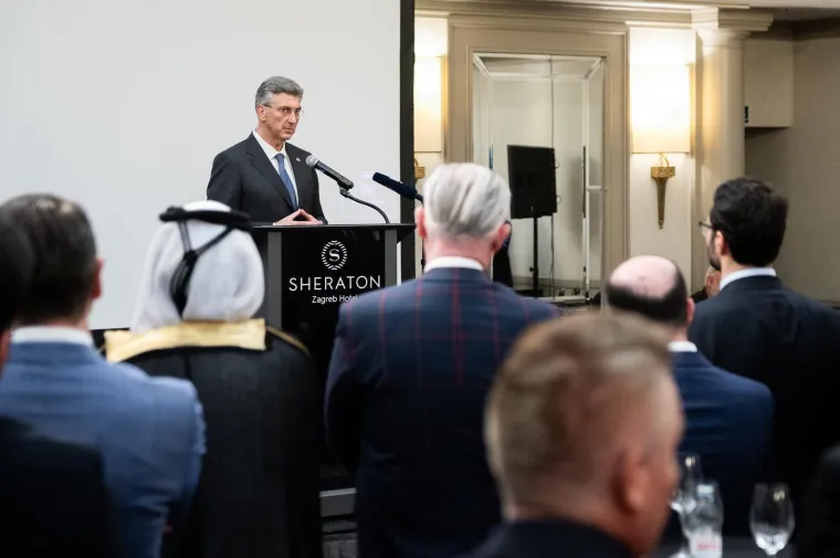 Pogledajte susret Milanovića i Plenkovića: Na&scaron;e kamere snimile neugodnjak u Sheratonu