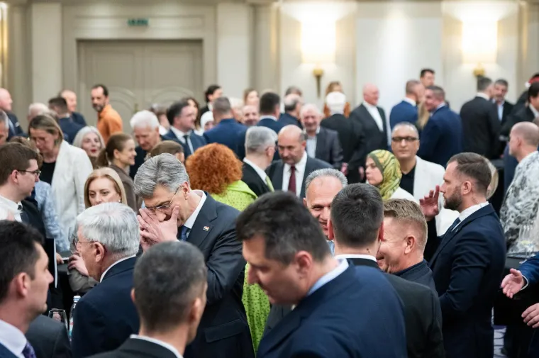 Pogledajte susret Milanovića i Plenkovića: Na&scaron;e kamere snimile neugodnjak u Sheratonu