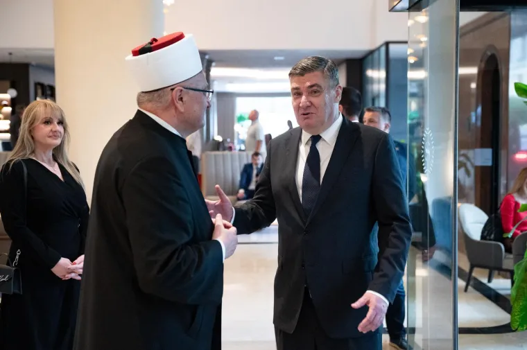 Pogledajte susret Milanovića i Plenkovića: Na&scaron;e kamere snimile neugodnjak u Sheratonu