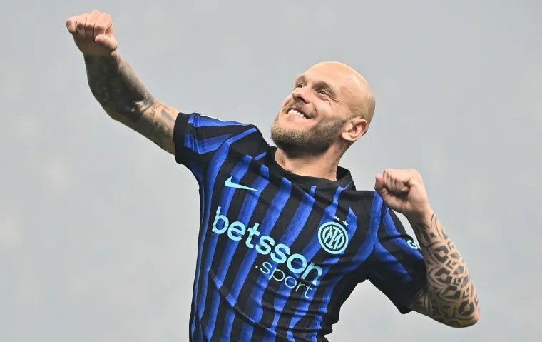 Pobjeda na domaćem terenu, na ispunjenom San Siru, čekala se od davne 1989. godine, a generacije navijača napokon su dočekale proslaviti Scudetto sa svojim junacima odmah nakon posljednjeg sučevog zvižduka.