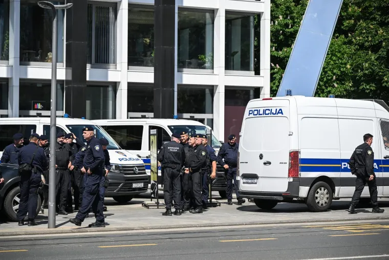 Jake snage na 'Hodu za život' i masa ljudi, a sve oči uprte su na drugo mjesto