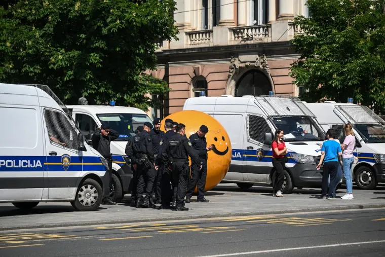 Jake snage na 'Hodu za život' i masa ljudi, a sve oči uprte su na drugo mjesto