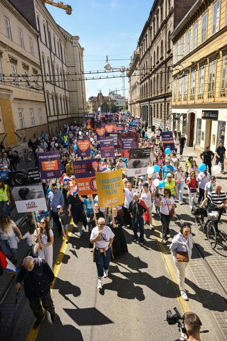 Jake snage na 'Hodu za život' i masa ljudi, a sve oči uprte su na drugo mjesto