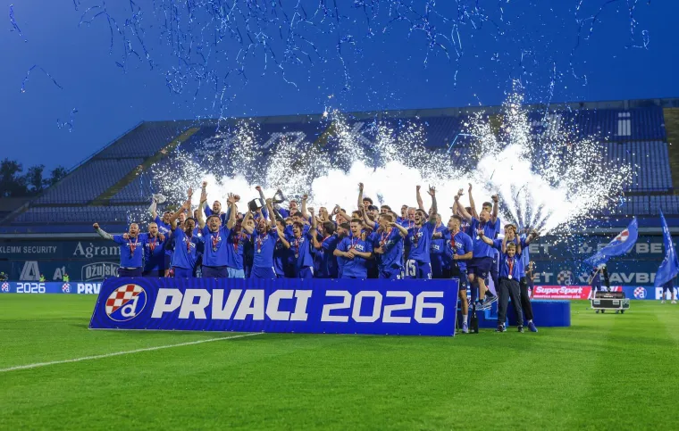 Pogledajte ludnicu na Maksimiru! Zagreb eruptirao nakon osvajanja duple krune