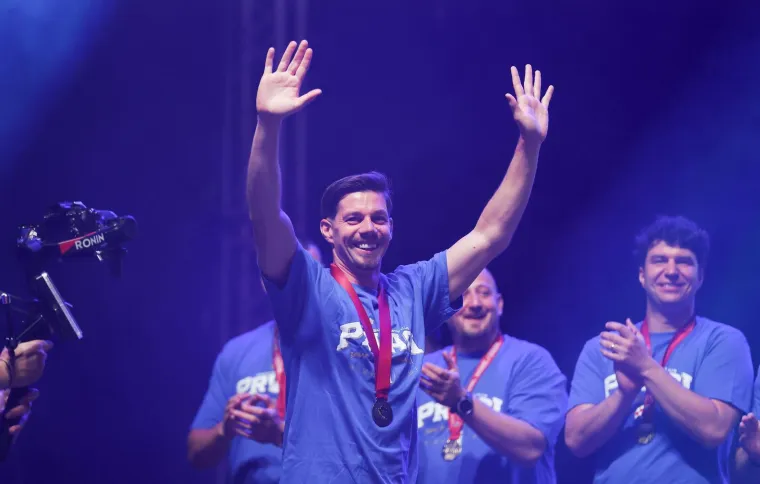 Slavlje se preselilo ispred stadiona, provjerite &scaron;to su sve dinamovci radili