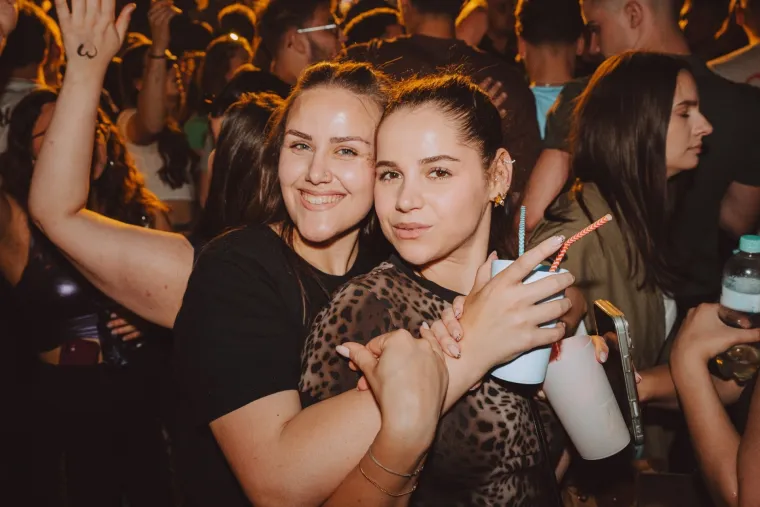 Nepregledno more studenata preplavilo je ovaj vikend 'Savu': Pogledajte nevjerojatne prizore euforije