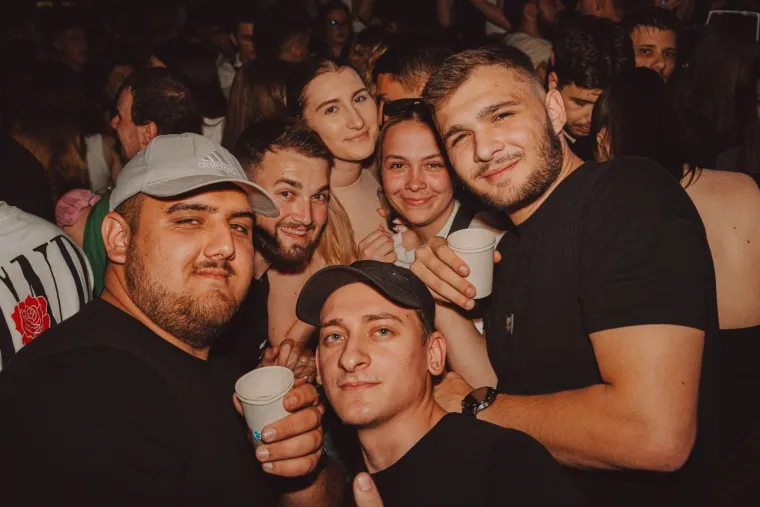 Nepregledno more studenata preplavilo je ovaj vikend 'Savu': Pogledajte nevjerojatne prizore euforije