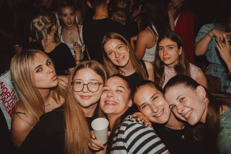 Nepregledno more studenata preplavilo je ovaj vikend 'Savu': Pogledajte nevjerojatne prizore euforije