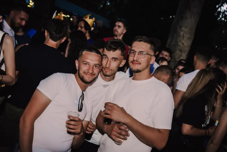 Nepregledno more studenata preplavilo je ovaj vikend 'Savu': Pogledajte nevjerojatne prizore euforije