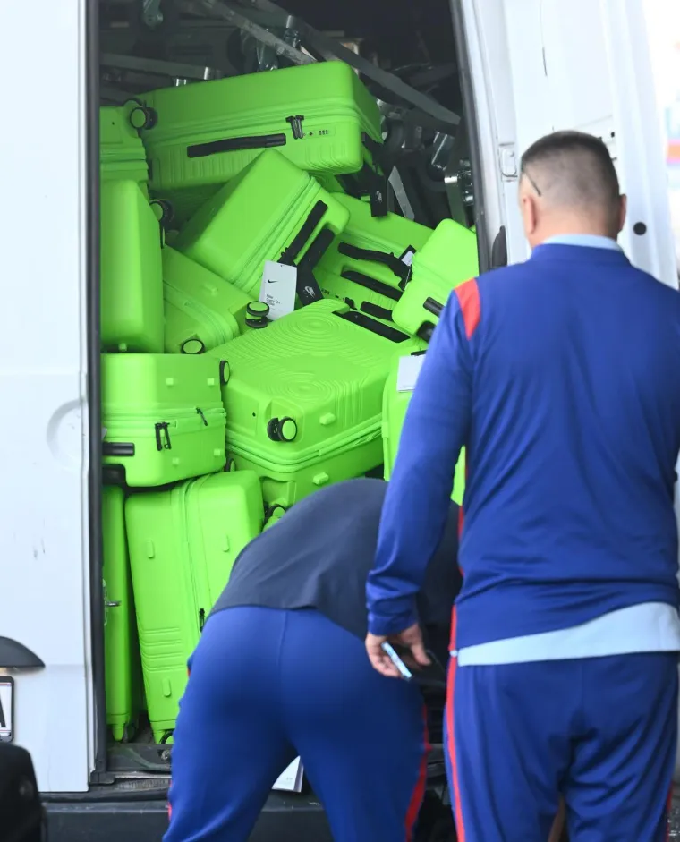 Pogledajte pilu u kojoj je Vatreni stigao na okupljanje! Pažnju privukao i autobus reprezentacije