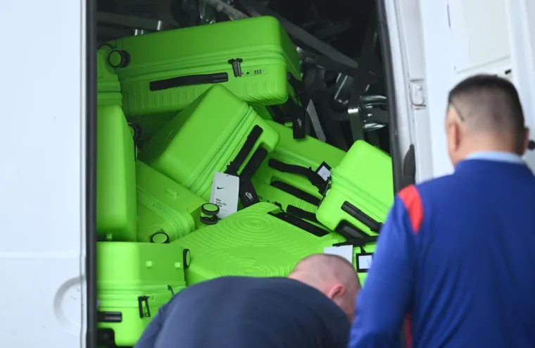 Pogledajte pilu u kojoj je Vatreni stigao na okupljanje! Pažnju privukao i autobus reprezentacije
