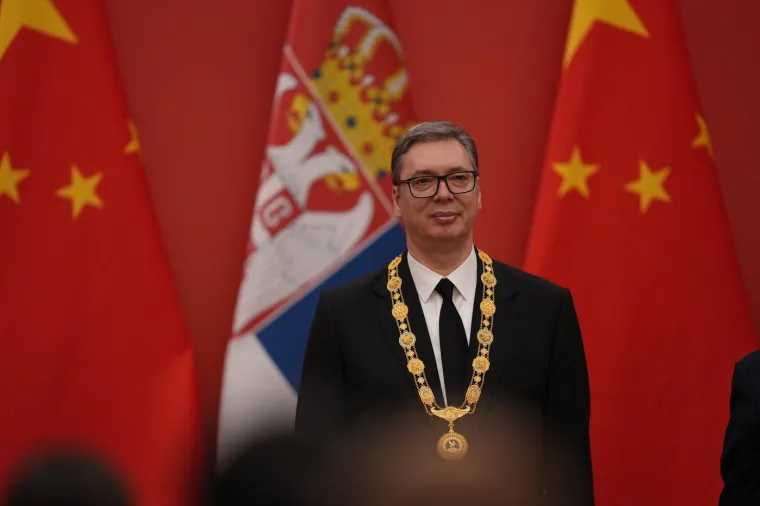 Vučića u Kini dočekali na crvenom tepihu: Njegova žena Tamara zapela za oko fotografu