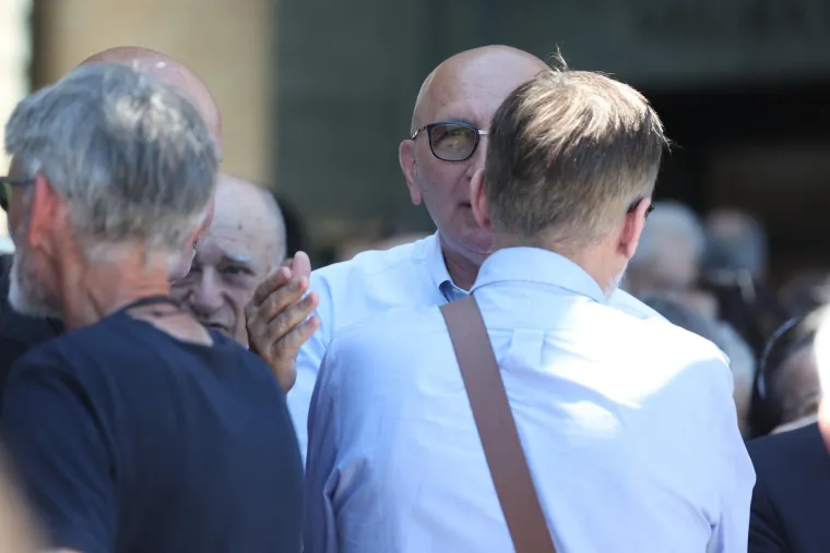 Posljednji ispraćaj Julienne Bu&scaron;ić: Brojni poznati do&scaron;li su se oprostiti