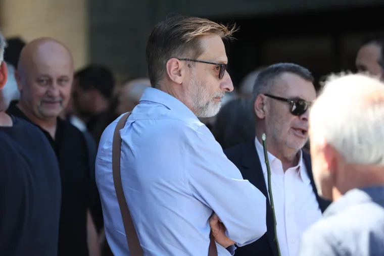 Posljednji ispraćaj Julienne Bu&scaron;ić: Brojni poznati do&scaron;li su se oprostiti