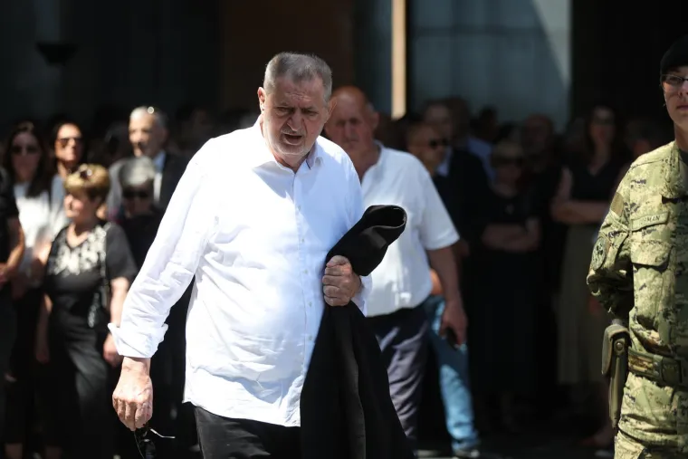 Posljednji ispraćaj Julienne Bu&scaron;ić: Brojni poznati do&scaron;li su se oprostiti