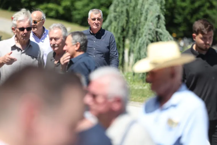 Posljednji ispraćaj Julienne Bu&scaron;ić: Brojni poznati do&scaron;li su se oprostiti
