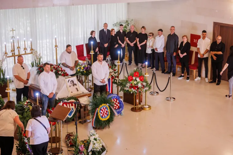 'Poljud je plakao!' Emotivan opro&scaron;taj legende Hajduka: Ispratilo ga more ljudi