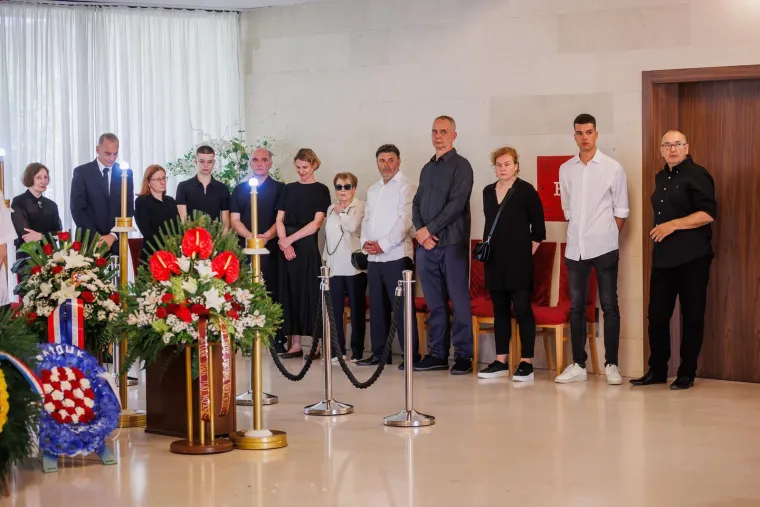 'Poljud je plakao!' Emotivan opro&scaron;taj legende Hajduka: Ispratilo ga more ljudi