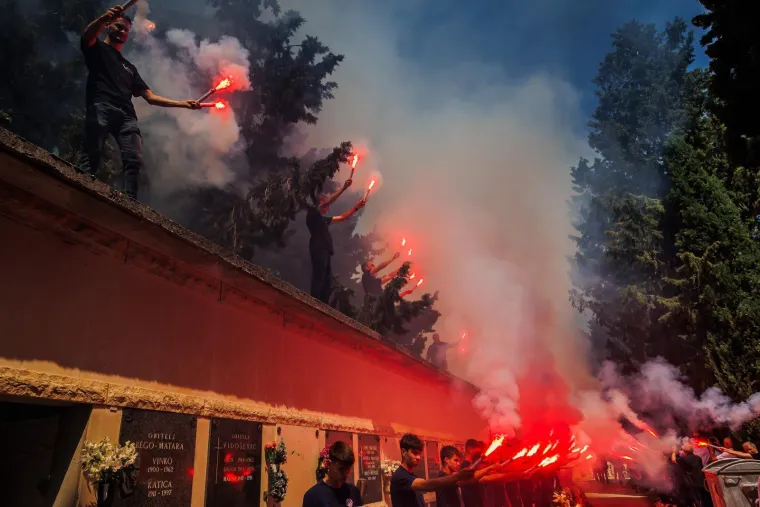 'Poljud je plakao!' Emotivan opro&scaron;taj legende Hajduka: Ispratilo ga more ljudi