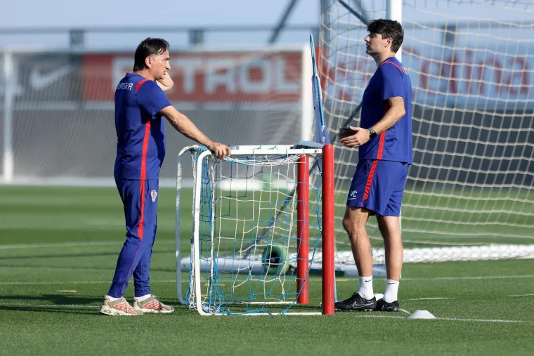 Zlatko Dalić uhvaćen u zagonetnom razgovoru s pomoćnikom: Evo kako se na Rujevici brusi forma