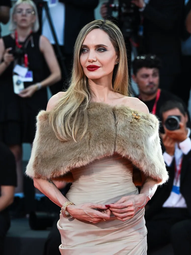Od lezbijske veze i bočica s krvlju, do 'krađe' muža kolegici: Ovo su hit izdanja Angeline Jolie