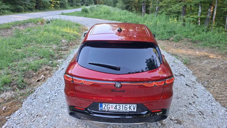 Vozili smo uzbudljivi novi SUV: Osvaja emocijama, a jedan prekidač mijenja sve