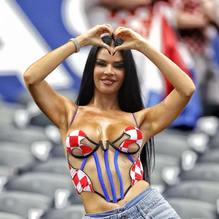 Ivana Knoll 'hipnotizirala' Engleza koji je snimljen kako je promatra: Evo &scaron;to je radila