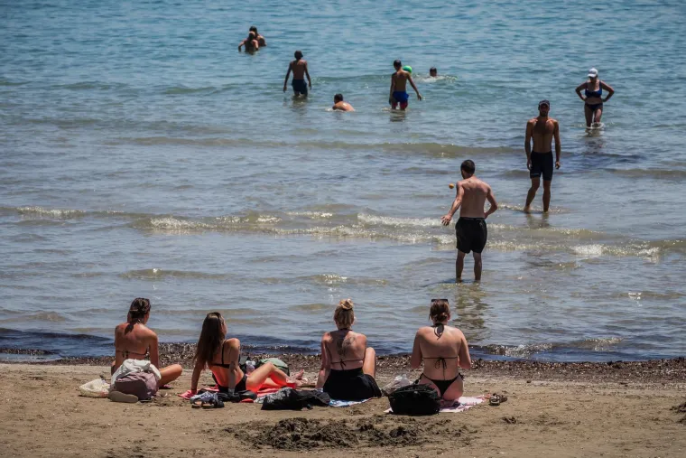 More je danas glavno okupljali&scaron;te, blago onima koji su tamo! Ovo su scene iz Splita i Dubrovnika