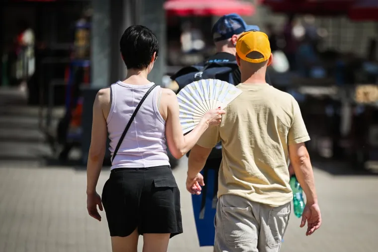 Paklene vrućine, a plaže se pune: Pogledajte kako je izgledao prvi dan ljeta diljem Hrvatske