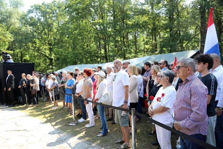 Od Posavine preko Kvarnera do Dalmacije: Poklonili se partizanima, pogledajte ove slike