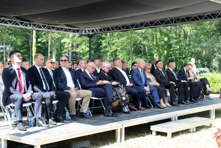 Od Posavine preko Kvarnera do Dalmacije: Poklonili se partizanima, pogledajte ove slike