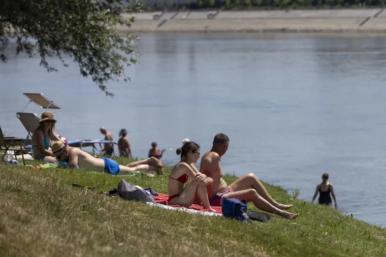 Spas od paklenih vrućina prona&scaron;li na Dravi: Ovako Osječani provode neradni ponedjeljak