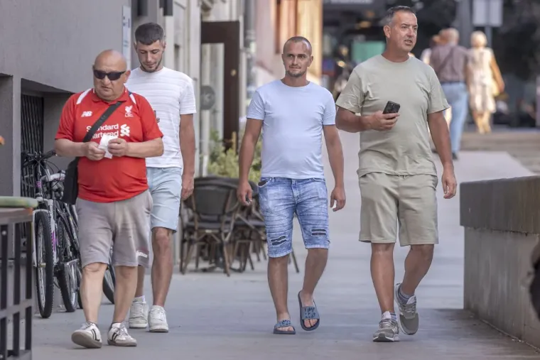 Vruć dan, jo&scaron; vruća promenada: Pogledajte kako su Osječanke provele slobodan ponedjeljak
