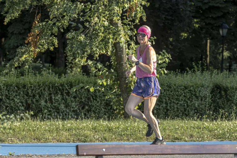 Vruć dan, jo&scaron; vruća promenada: Pogledajte kako su Osječanke provele slobodan ponedjeljak