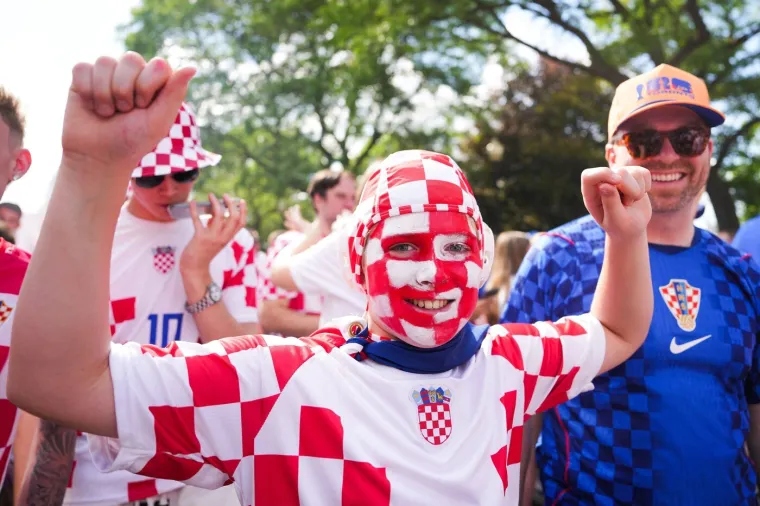 Hrvatski navijači napravili show na stadionu: Uz kockice svi gledali i u Ivanu Knoll