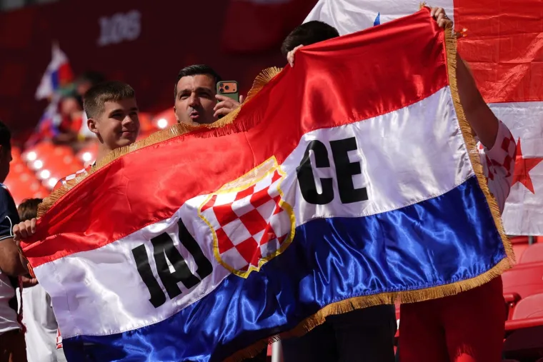 Hrvatski navijači napravili show na stadionu: Uz kockice svi gledali i u Ivanu Knoll